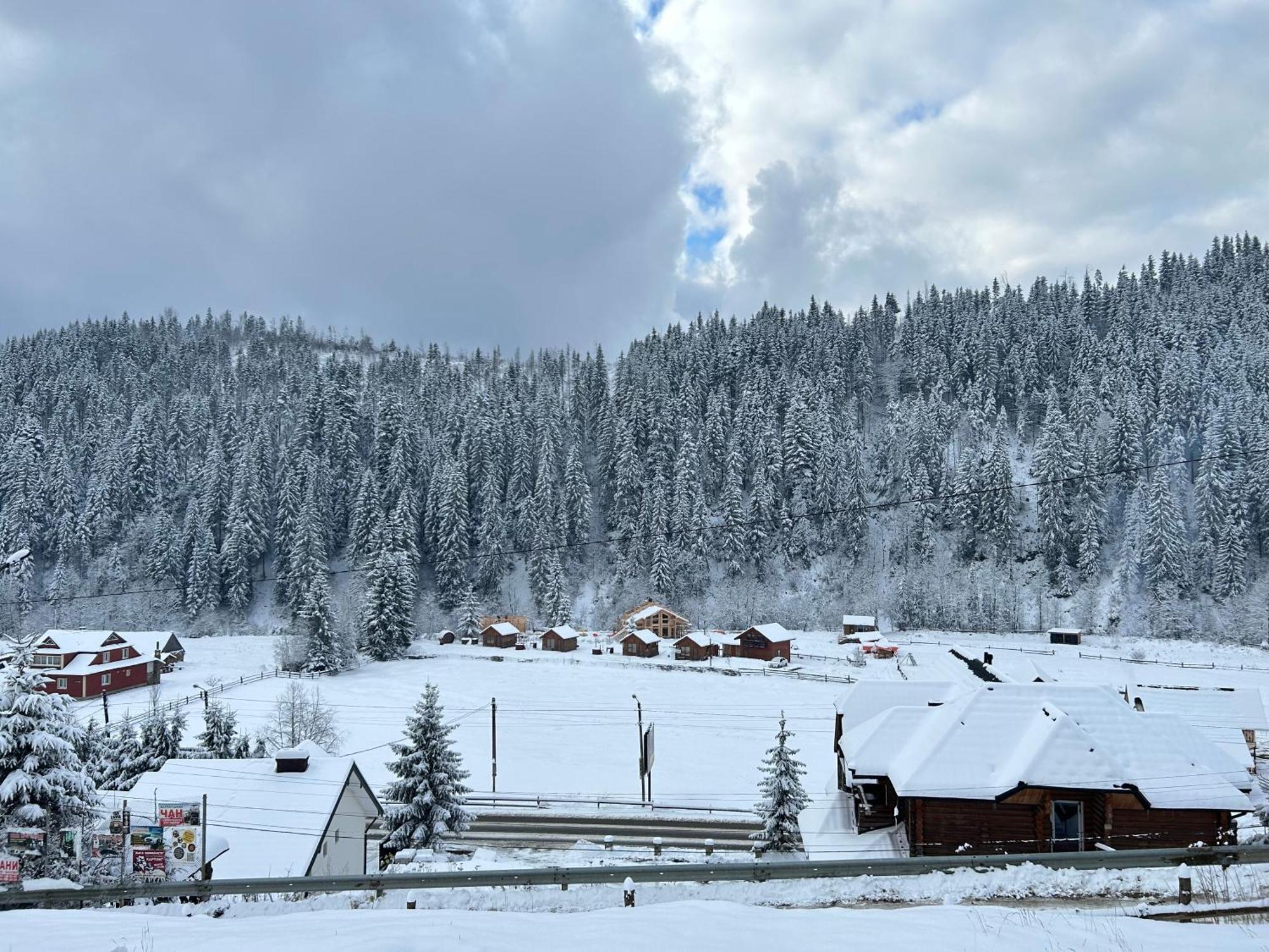 Guest House Kaspiy Bukovel Exterior foto